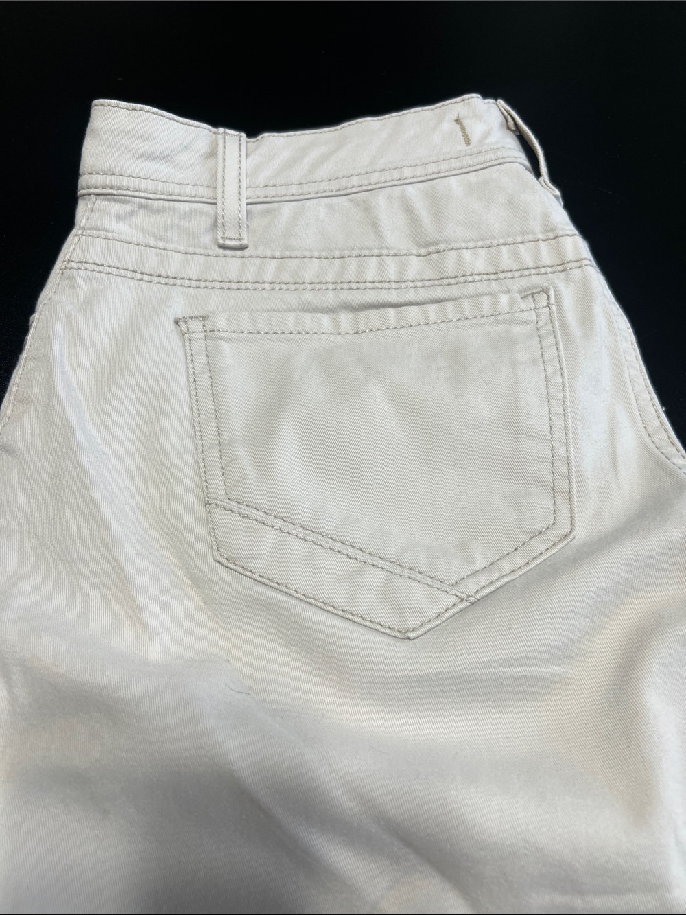 Women's White Bermuda Shorts — Tailored Everyday Style - Picture 9 of 10